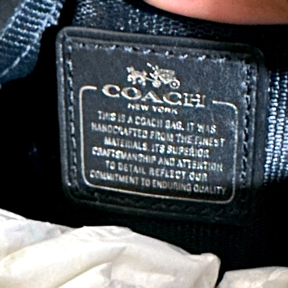 COACH Swagger Crossbody/Wristlet Blk/Blk - Picture 7 of 9